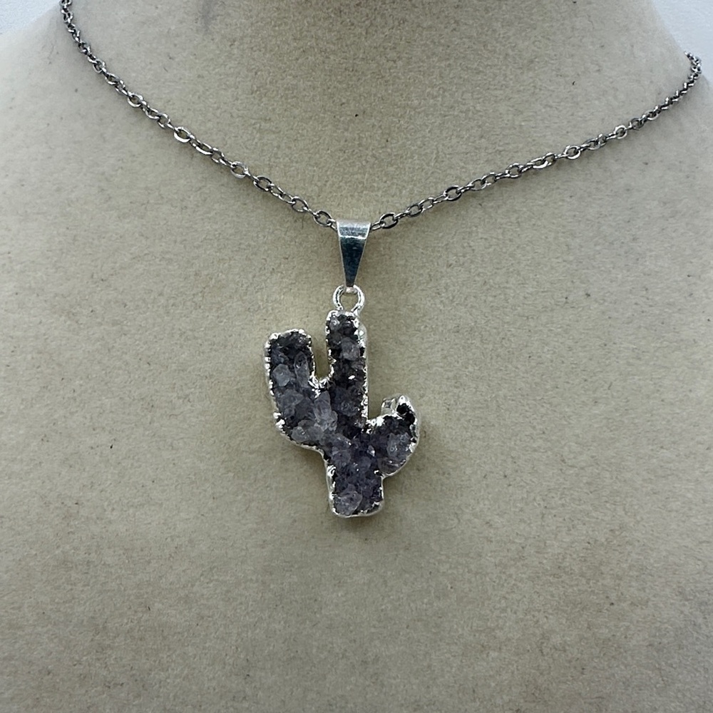 Druzy Amethyst Saguaro 🌵 Pendant Necklace on Box Chain
